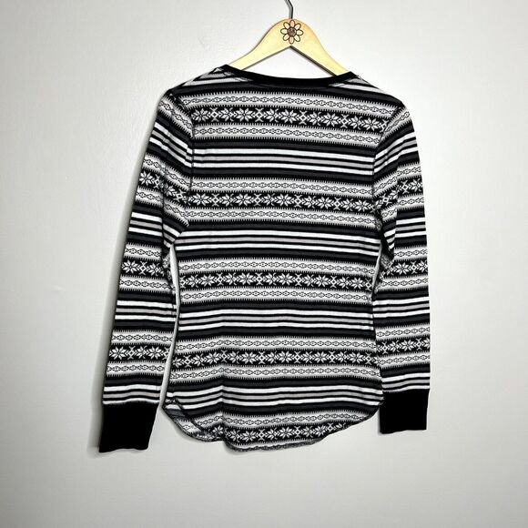 Old Navy Striped Patterned Long Sleeve Pajama Top - Picture 5 of 9